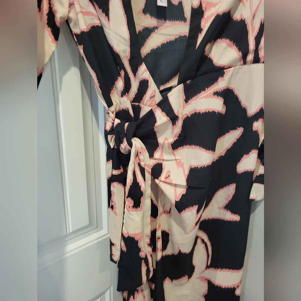 Black and Pink Floral Wrap Dress - Picture 3 of 3